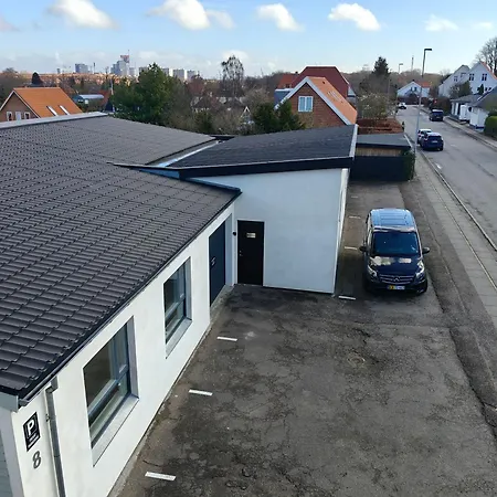 Apartment Charmerende Villalejlighed Pa 80 Kvm Inklusiv Gardhave *